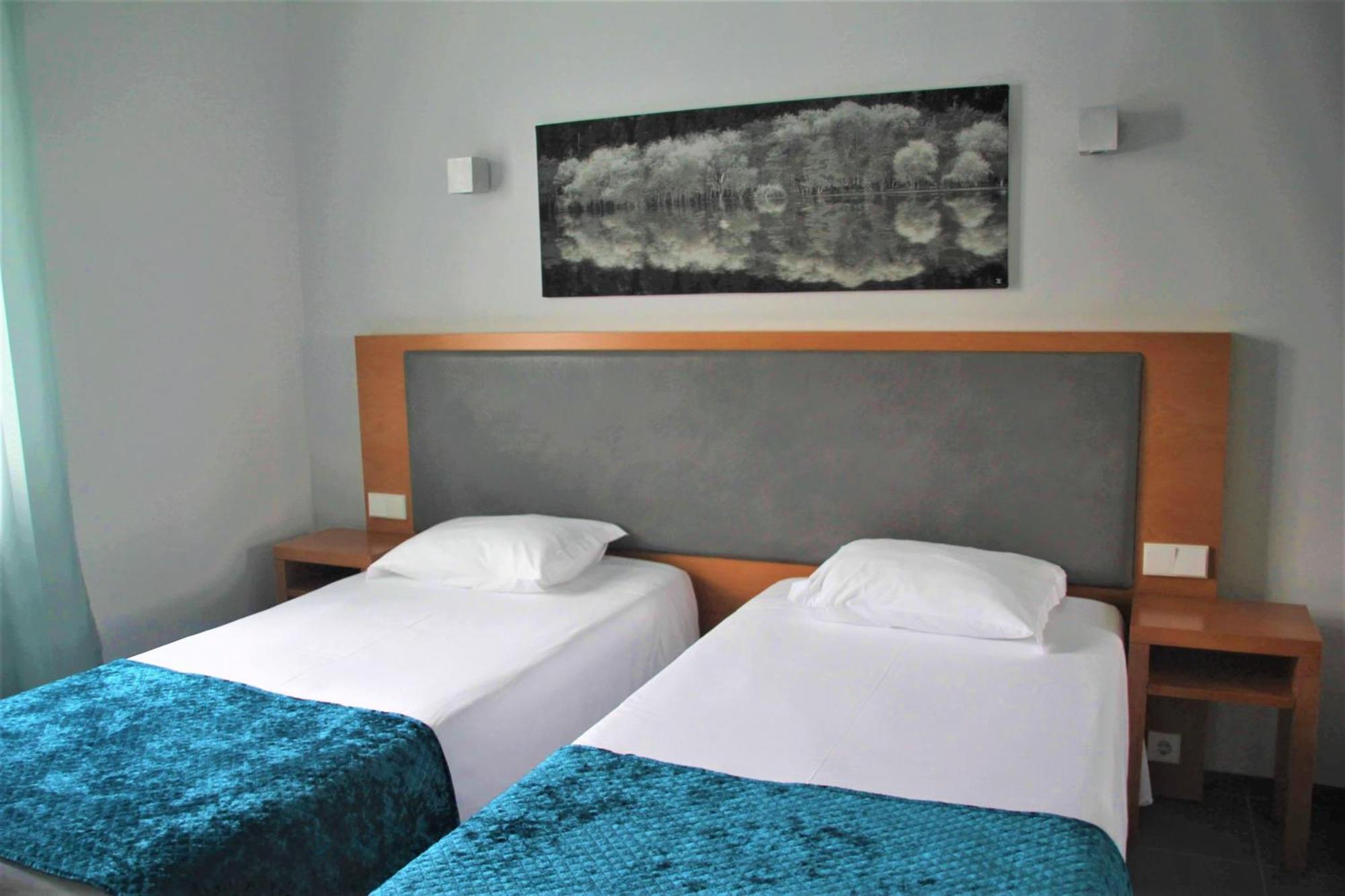 Whalesbay Hotel Apartamentos Capelas Exterior photo
